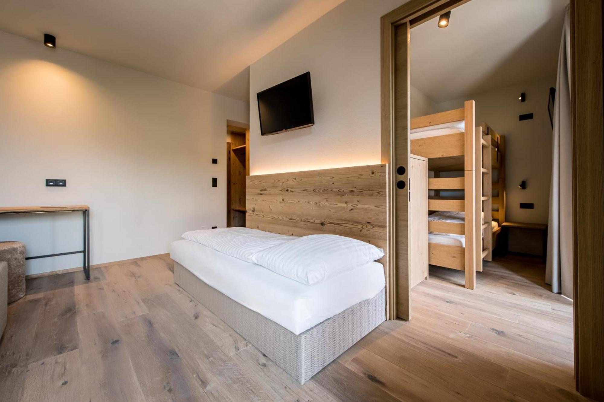 Hotel Sonnenheim Chienes Extérieur photo